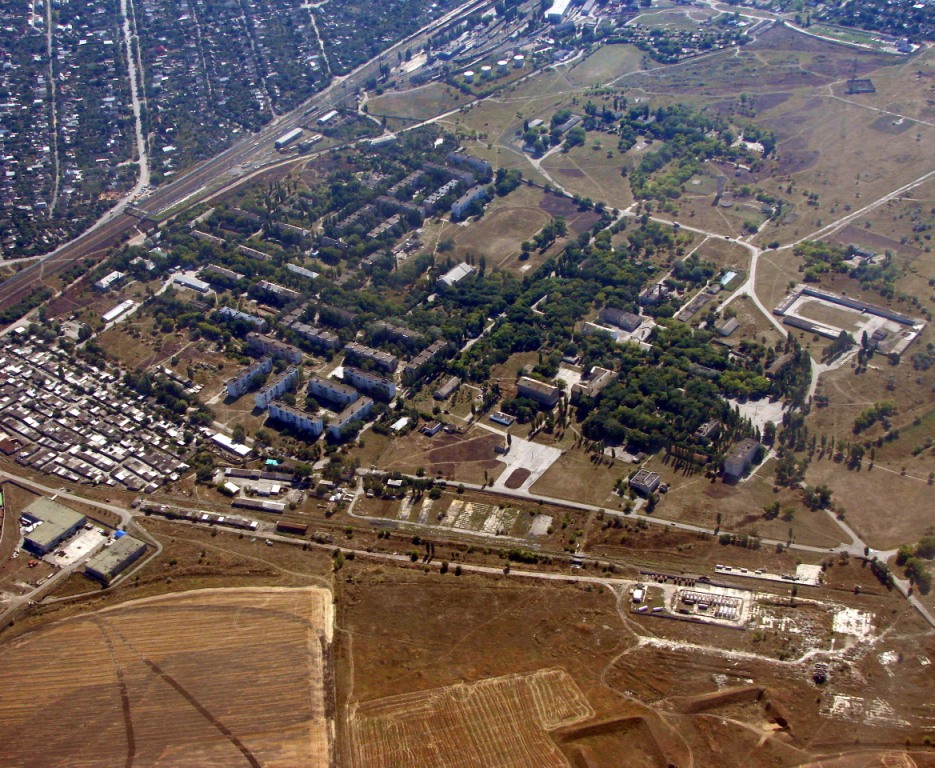 Аэродром хмельницкий на карте. Мелитополь военный городок. Мелитополь аэродром военный. Староконстантинов аэродром военный городок. Аэродром Лида Беларусь.