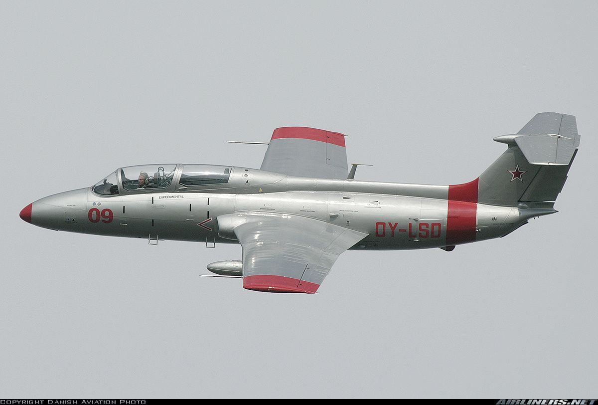 L-29 Delfin...jpg - 72.71kb