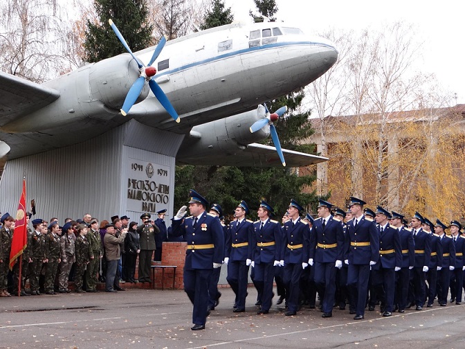 Высшее военное авиационное училище. Балашов ВТА. Балашовское военное авиационное училище летчиков. Балашов ВВАУЛ. БВВАУЛ Балашов л -29.